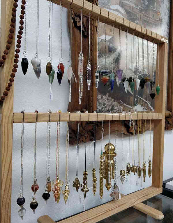 Péndulos en mineral, metal o madera